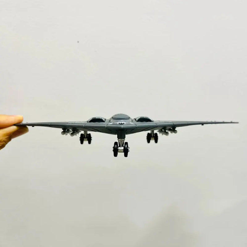 Spirit of Shadows | B-2 Strategic Stealth Die-Cast Model (1:200 scale)